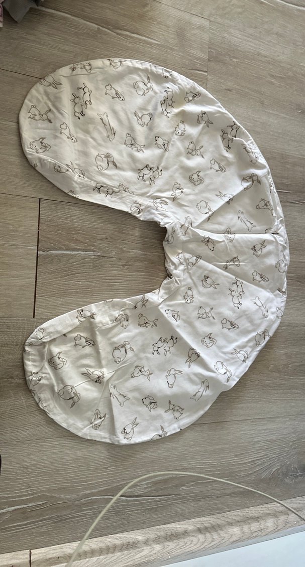 Nakışlı Beyaz Gri Emzirme ve Hamile Yastığı yüzü - Görsel 2