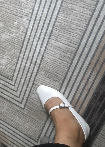 Zara Beyaz Modern Klasik Kadın Babet
