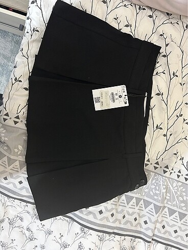 bershka sort etek