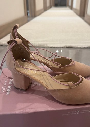 Bej Süet Bağcıklı Kadın Topuklu Ayakkabı - Görsel 2