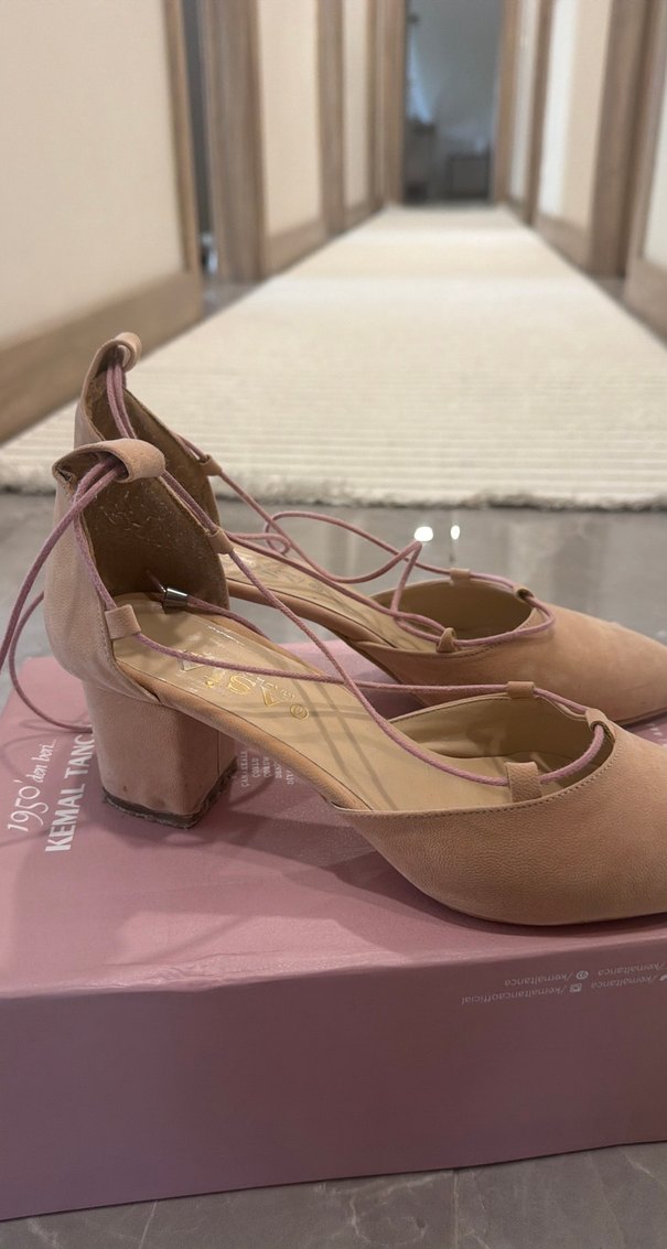 Bej Süet Bağcıklı Kadın Topuklu Ayakkabı - Görsel 2