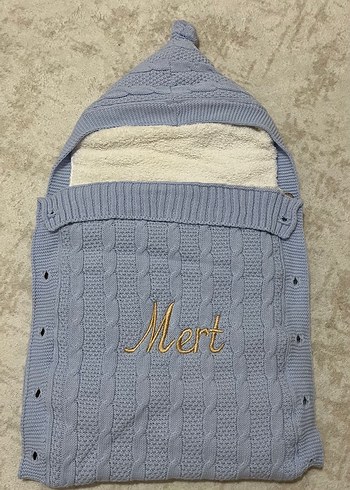Mavi Nakışlı Örgü Bebek Battaniyesi - Görsel 3