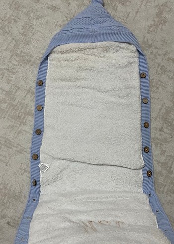 Mavi Nakışlı Örgü Bebek Battaniyesi - Görsel 4