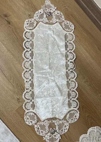 Nakışlı Vintage Beyaz Masa Örtüsü 4 parça - Görsel 3
