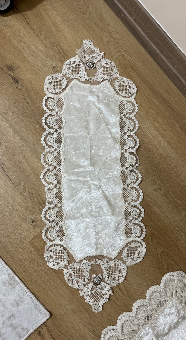 Nakışlı Vintage Beyaz Masa Örtüsü 4 parça - Görsel 3