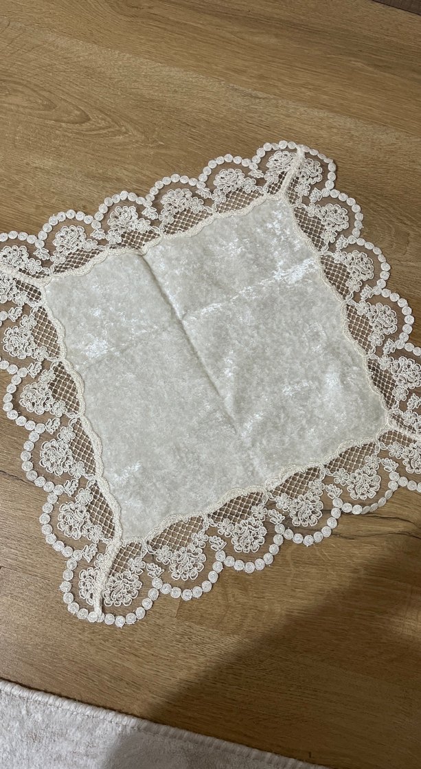Nakışlı Vintage Beyaz Masa Örtüsü 4 parça - Görsel 2