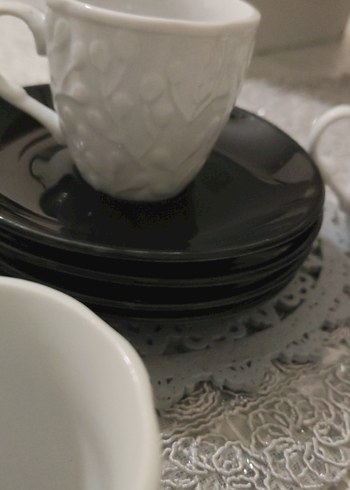 Beyaz Kabartmalı Seramik Fincan Seti - Görsel 2