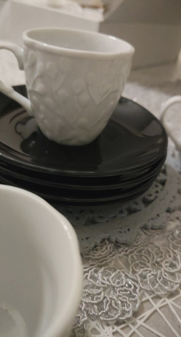 Beyaz Kabartmalı Seramik Fincan Seti - Görsel 2