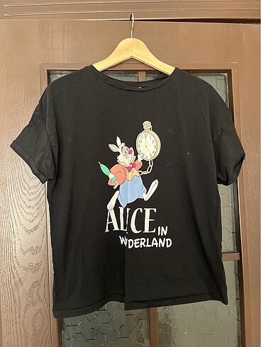 Disney Alice In Wonderland Tişört