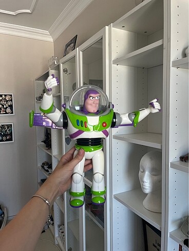 32 cm tam fonksiyonlu ışıklı konuşan Toy Story Buzz Lightyear