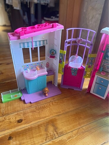 Beden Barbie veteriner merkezi