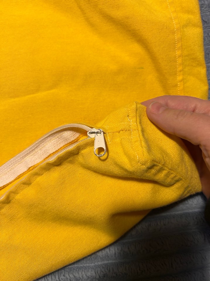 Gri Dokulu Yastık ve Sarı Turuncu Kılıf 1 adet - Görsel 5