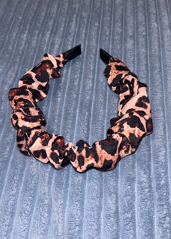 Kahverengi Leopar Desenli Tokalı Saç Bandı - Görsel 4