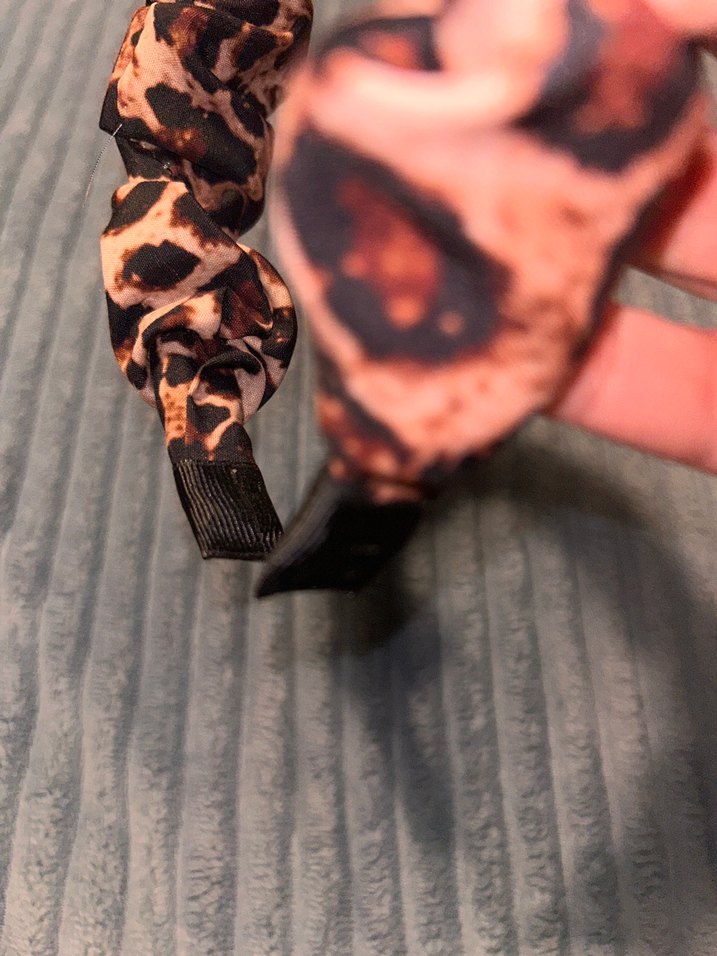 Kahverengi Leopar Desenli Tokalı Saç Bandı - Görsel 3