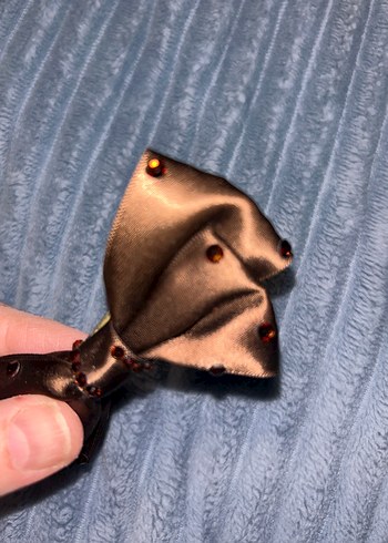 Herry marka Parlak Kahverengi Saten Fiyonk Toka - Görsel 2