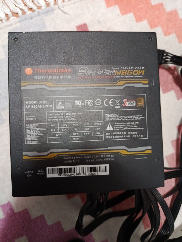 Thermaltake Siyah Bilgisayar Güç Kaynağı - Görsel 3