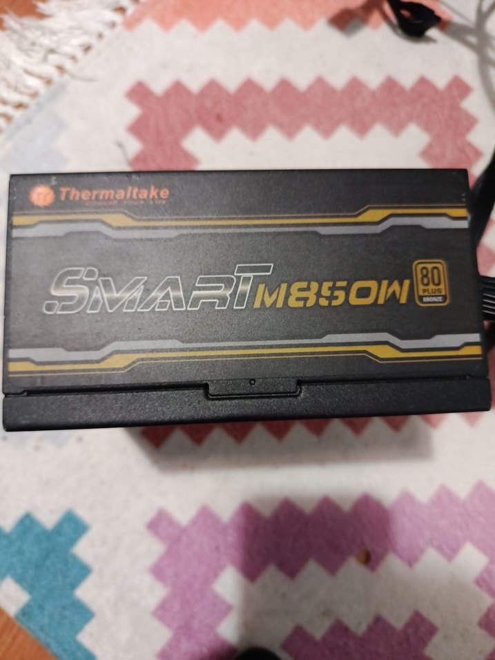 Thermaltake Siyah Bilgisayar Güç Kaynağı - Görsel 2