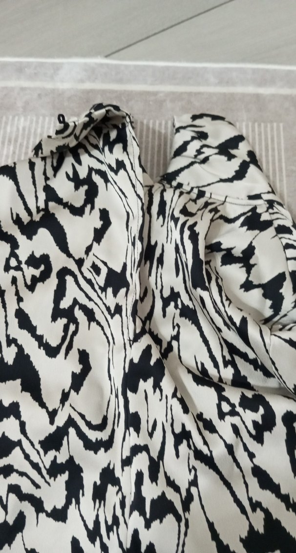 Uzun Kollu Zebra Desenli Fırfırlı Bluz - Görsel 4