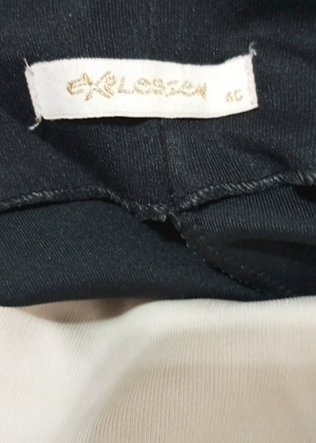 Dantel Detaylı Siyah V Yakalı Midi Elbise - Görsel 7