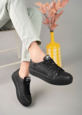 Kinetix Siyah Deri Gorunumlu Minimal Sneaker