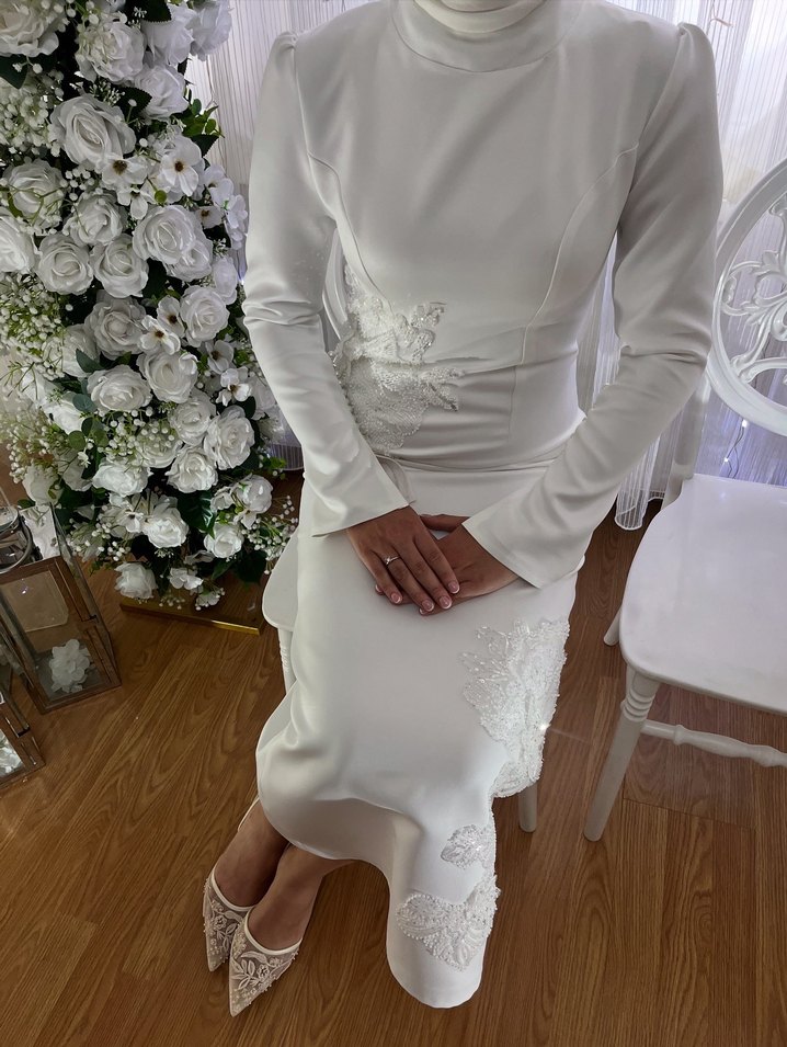 Beyaz Nakışlı Uzun Kol Nişan Elbise - Görsel 2