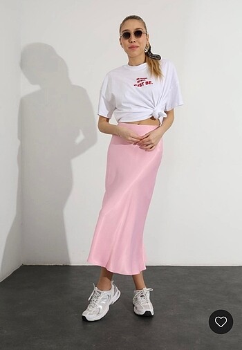 Pembe saten etek