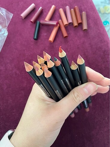 Beden Renk 12 li dudak kalemi eyeliner