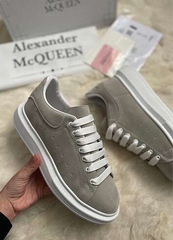 Alexander McQUEEN