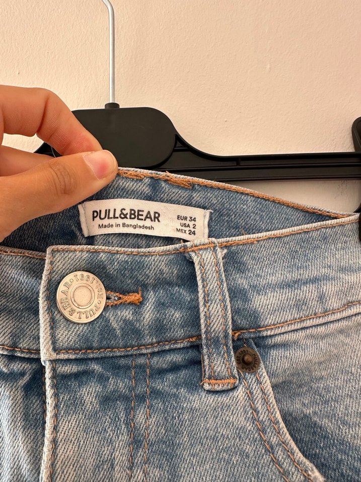 Pull and Bear Kadın Mavi Mini Denim Şort - Görsel 4