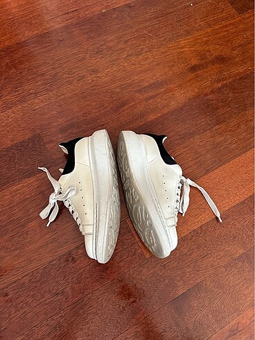 Alexander McQueen Alexander McQueen Ayakkabı. Orjinaldir