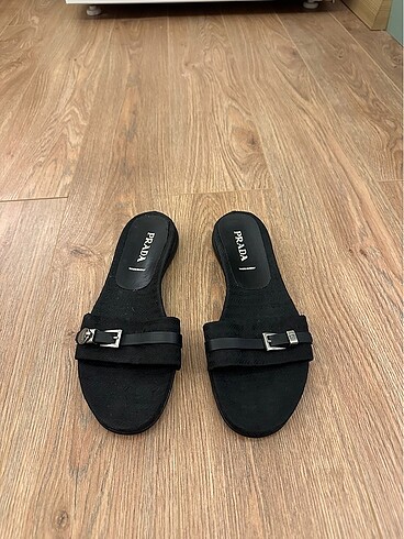 Prada Terlik