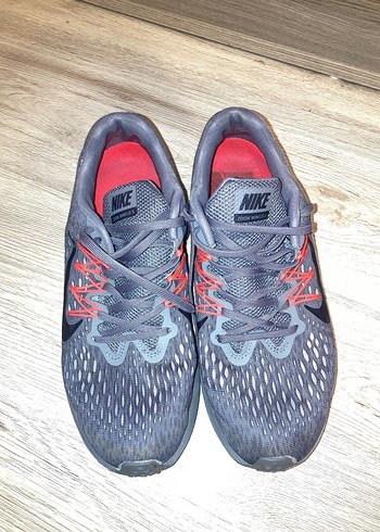 Gri Nike Bağcıklı Spor Ayakkabı