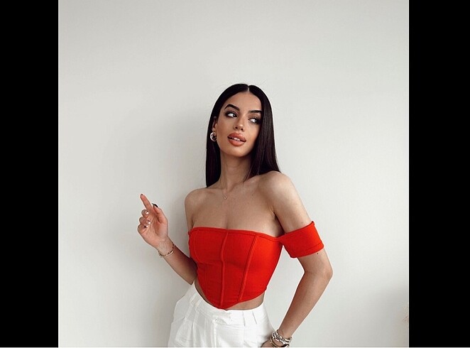 Kırmızı Crop