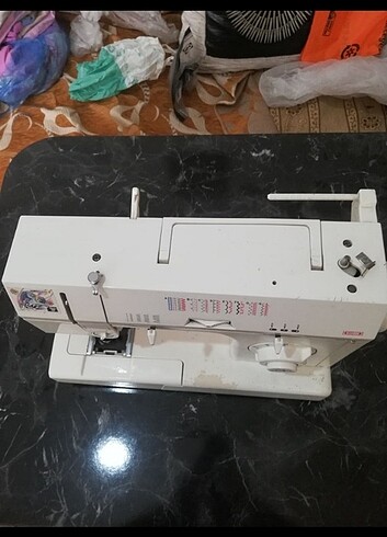 Beden Renk Singer 2818c