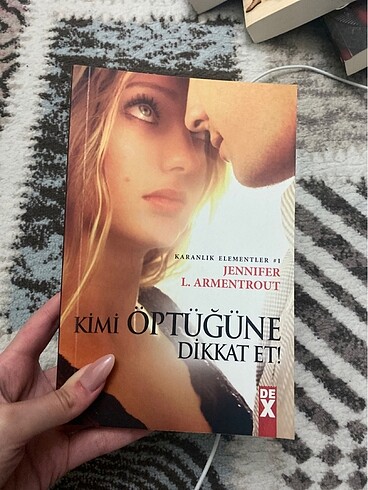 Kimi öptüğüne dikkat et