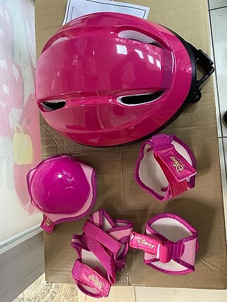 Pembe kask