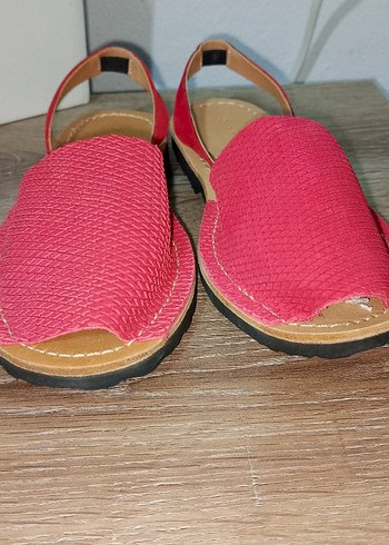 Kırmızı sandalet orjinal - Görsel 2
