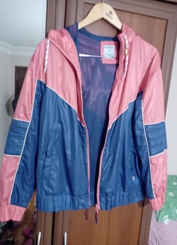 Bershka marka yağmurluk