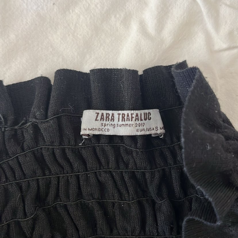 Volan Detaylı Siyah Crop - Görsel 2