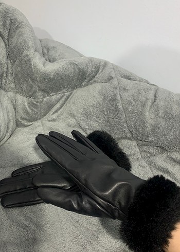 Siyah Kürklü Deri Kadın Eldiveni - Görsel 2