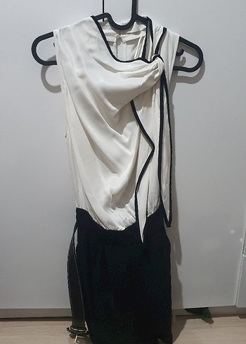 Zara Beyaz Siyah Kemerli Mini Tulum - Görsel 2