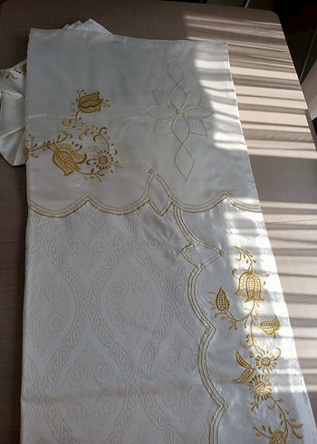 İşlemeli Beyaz Parlak çeyizlik pike takımı