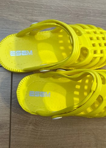 Sarı Kız Çocuk Kaydırmaz Sandalet - Görsel 2