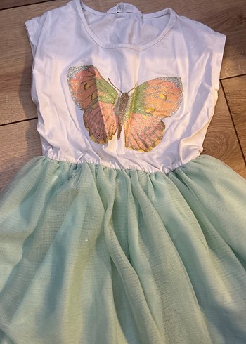 Kelebek desenli elbise - Görsel 2