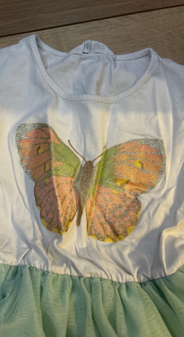 Kelebek desenli elbise - Görsel 3