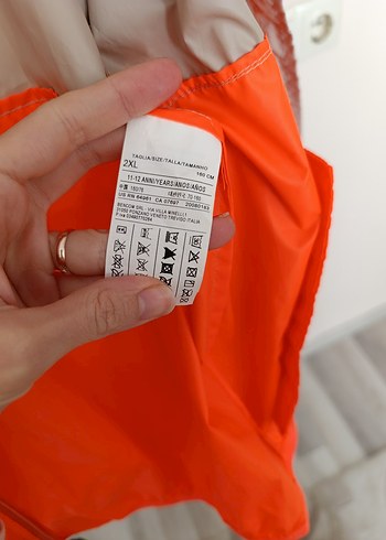 Benetton Kapüşonlu Yağmurluk - Görsel 3