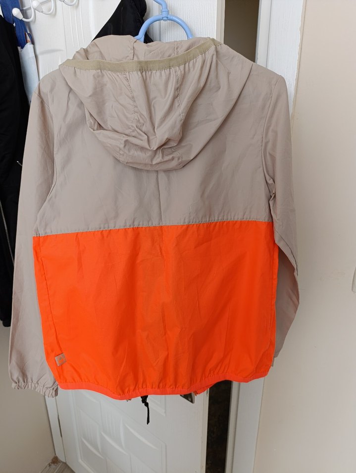 Benetton Kapüşonlu Yağmurluk - Görsel 4