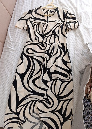 Zebra Desenli V Yaka Midi Elbise - Görsel 3