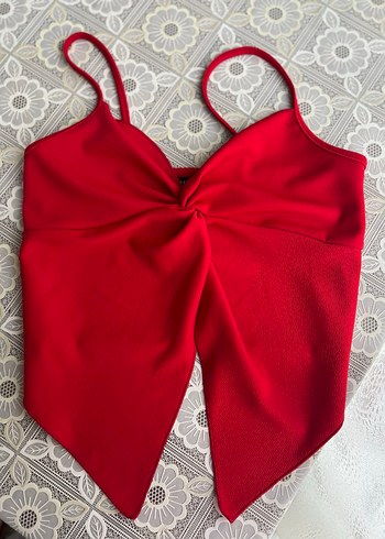 Kırmızı Askılı Dekolte Bluz - Görsel 4