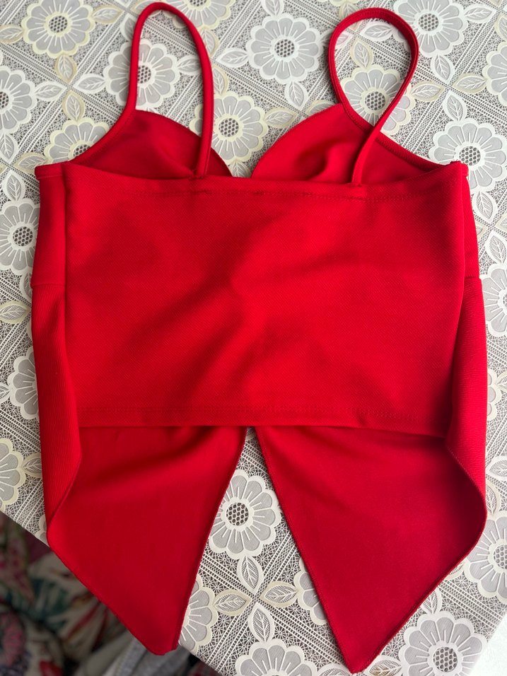 Kırmızı Askılı Dekolte Bluz - Görsel 5